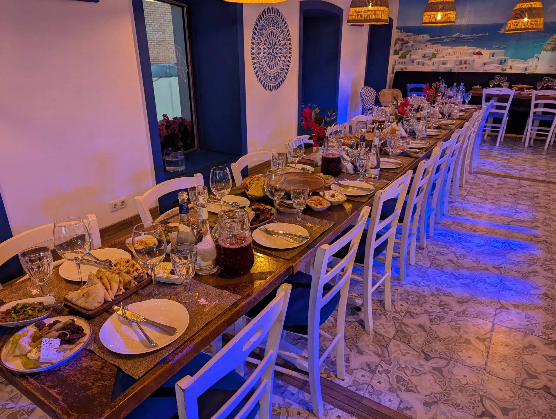Banquet table