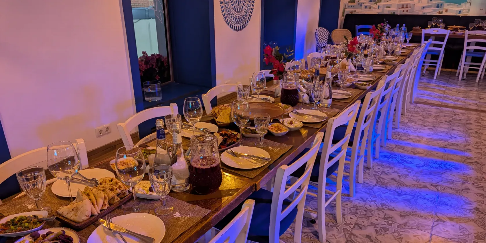 Banquet table
