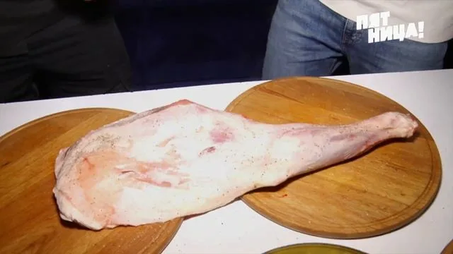 Still from the video “Cooking kleftiko”